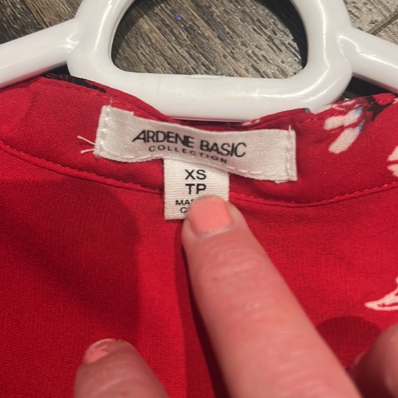 Red blouse from ardenes, size extra small, %100 polyester - Picture 3 of 4